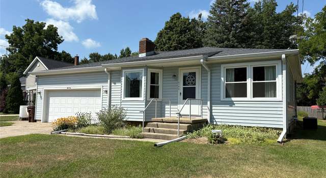Photo of 610 S Front St, Chesaning, MI 48616
