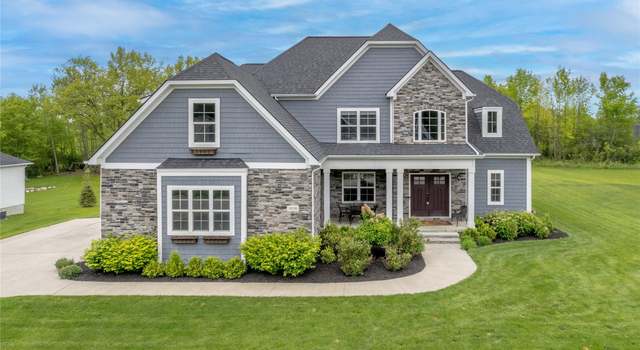 Photo of 1036 Sugar Maple Ct, Fenton, MI 48430