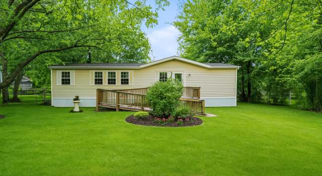 Photo of 5758 Maunee Dr, Howell, MI 48114