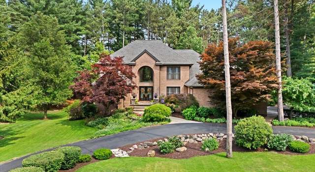 Photo of 5523 Hidden Pines Dr, Brighton, MI 48116