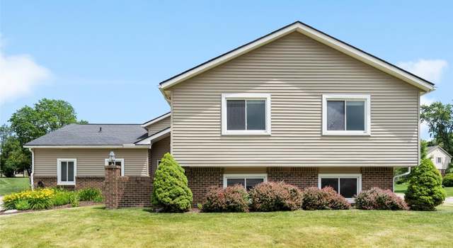 Photo of 890 Darwin Place Ct, Rochester Hills, MI 48307