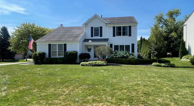 Photo of 642 Whitney Dr, Rochester Hills, MI 48307