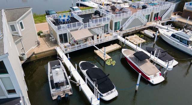 Photo of 10 Harbor Isle Dr, New Buffalo, MI 49117