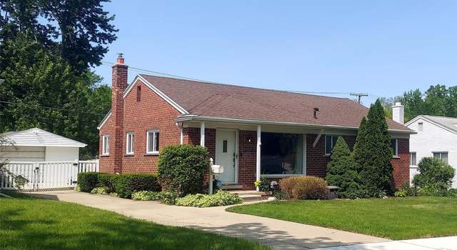Photo of 32100 Marblehead Rd, Farmington, MI 48336