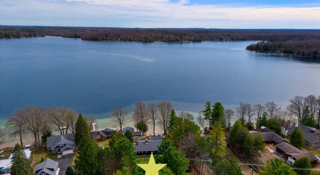 Photo of 19471 Maple St, Lake Ann, MI 49650