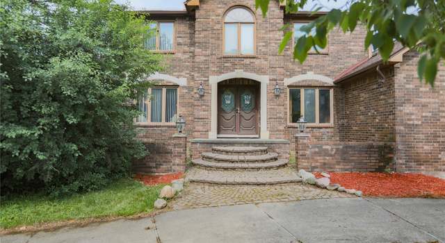 Photo of 810 Box Canyon Ct, Rochester Hills, MI 48309