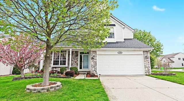 Photo of 1090 Appaloosa Ct, South Lyon, MI 48178