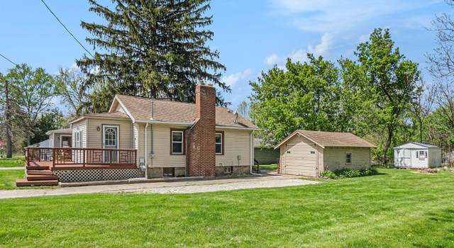 Photo of 416 W Caroline St, Fenton, MI 48430