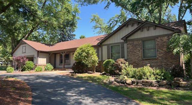 Photo of 5463 Greenfield Rd, Brighton, MI 48114