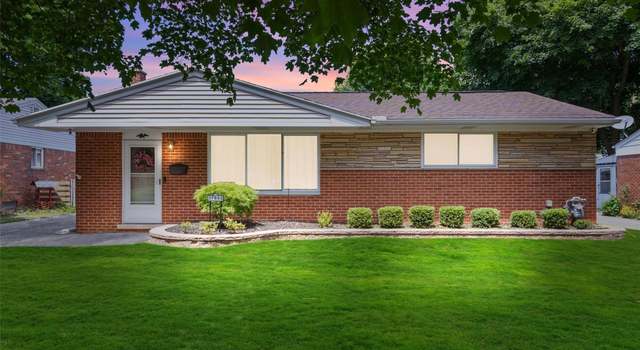 Photo of 37862 Parkhurst St, Livonia, MI 48154