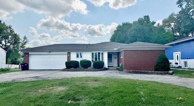 Photo of 915 James K Blvd, Sylvan Lake, MI 48341