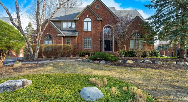 Photo of 6264 Wildwood Ln, West Bloomfield, MI 48324
