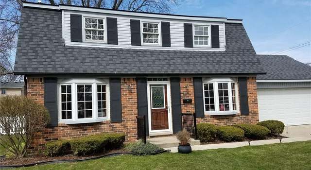 Photo of 35946 Brookview Dr, Livonia, MI 48152