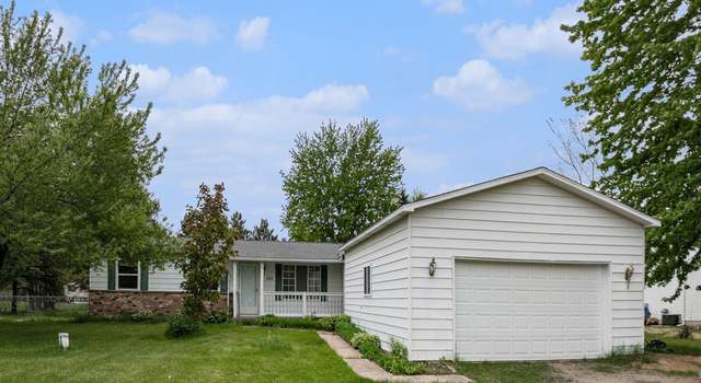 Photo of 180 Maverick Ln, Lapeer, MI 48446