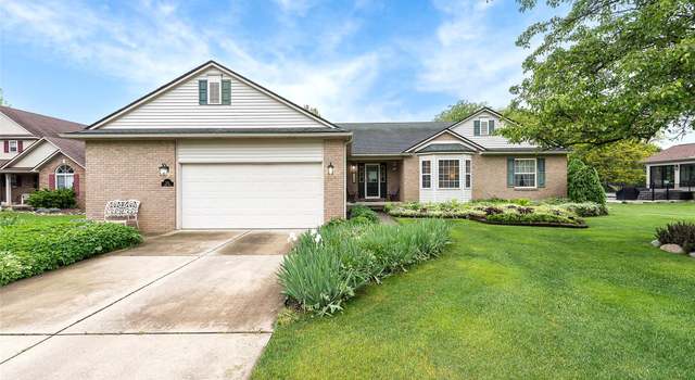 Photo of 2174 Airway Dr, Brighton, MI 48114