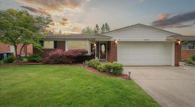 Photo of 34852 Grove Dr, Livonia, MI 48154