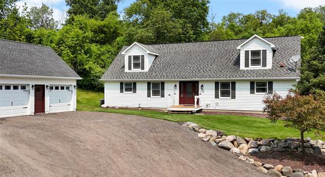 Photo of 3040 Honey Bee Ln, Oxford, MI 48370