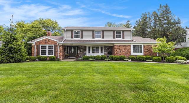 Photo of 32032 Robinhood Dr, Beverly Hills, MI 48025