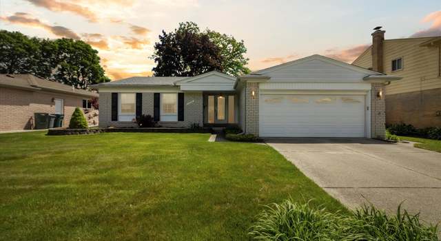 Photo of 15164 Willowbrook Ln, Plymouth, MI 48170