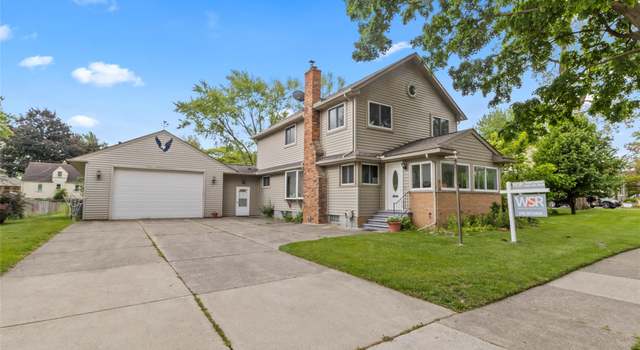 Photo of 326 Woodlawn Ave, Royal Oak, MI 48073