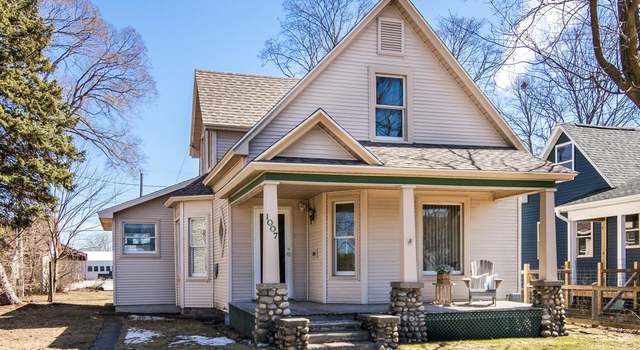 Photo of 1007 Cass St, Traverse City, MI 49684