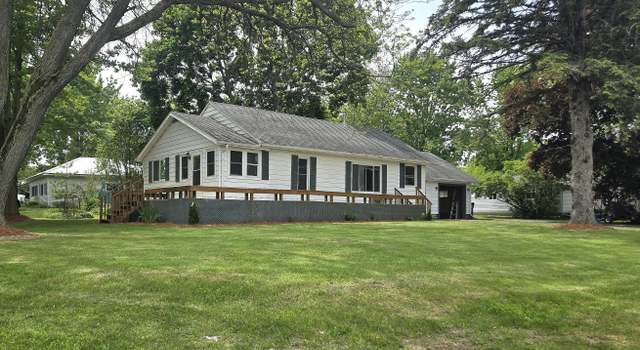 Photo of 425 Wright St, Breckenridge, MI 48615