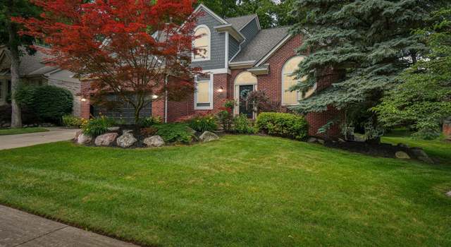 Photo of 678 Twin Oaks Ct, Rochester Hills, MI 48307