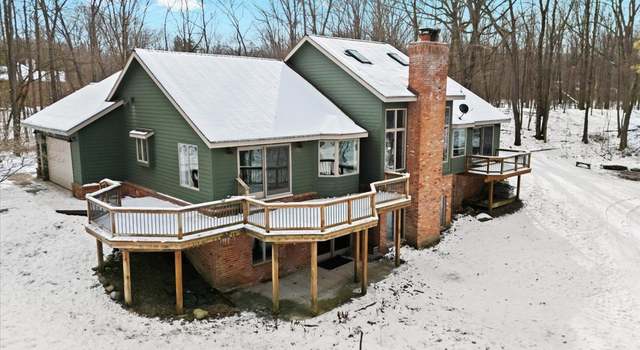 Photo of 10800 Old Countryway Dr, Hartland, MI 48353