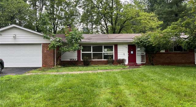 Photo of 22080 Rougewood Dr, Southfield, MI 48033