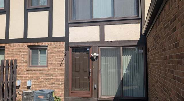 Photo of 303 Country Club Dr Unit United States, St Clair Shores, MI 48082