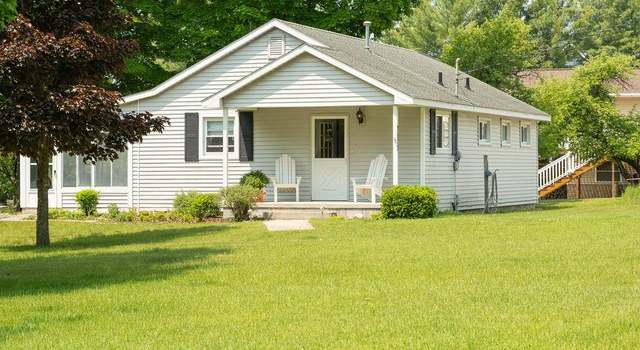 Photo of 7573 Cottage Dr, Bellaire, MI 49615