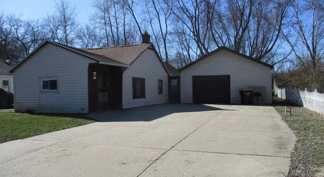 Photo of 411 Brown St, St Louis, MI 48880