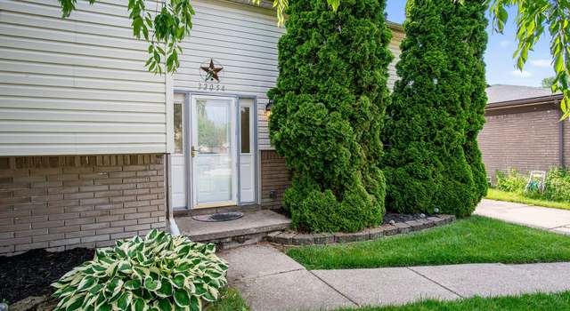 Photo of 32054 Glaser Rd, Brownstown, MI 48173