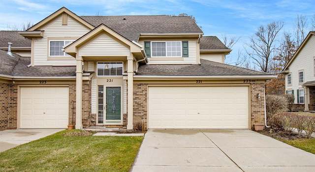 Photo of 221 N Vista Vis, Auburn Hills, MI 48326