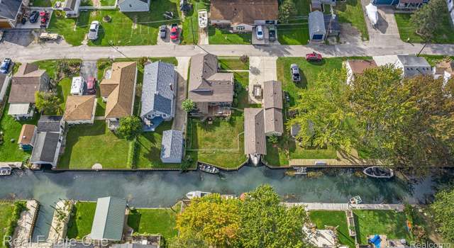 Photo of 138 Island Ct, Algonac, MI 48001