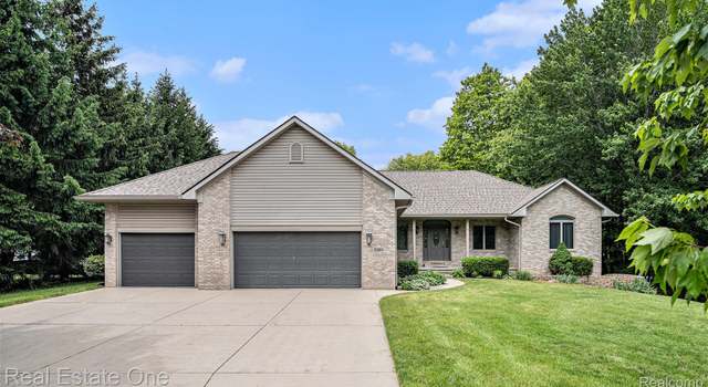 Photo of 5305 Fern Dr, Fenton, MI 48430