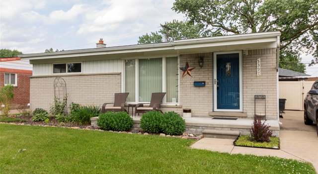 Photo of 5397 Vivian St, Dearborn Heights, MI 48125