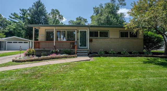Photo of 839 Sweetbriar, Milford, MI 48381