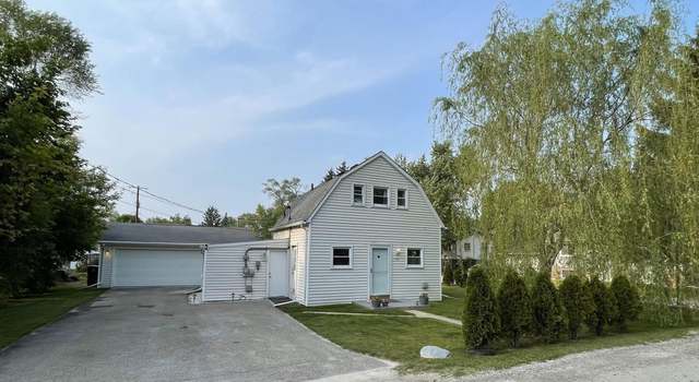 Photo of 149 Ridge Rd, Whitmore Lake, MI 48189