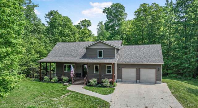 Photo of 9725 Green Briar Rd, Lake Ann, MI 49650