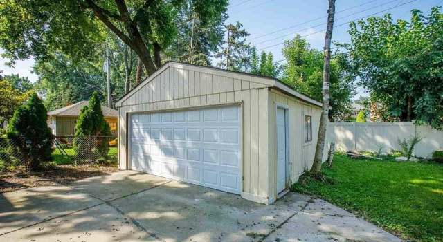 Photo of 907 University PL Pl, Grosse Pointe, MI 48230