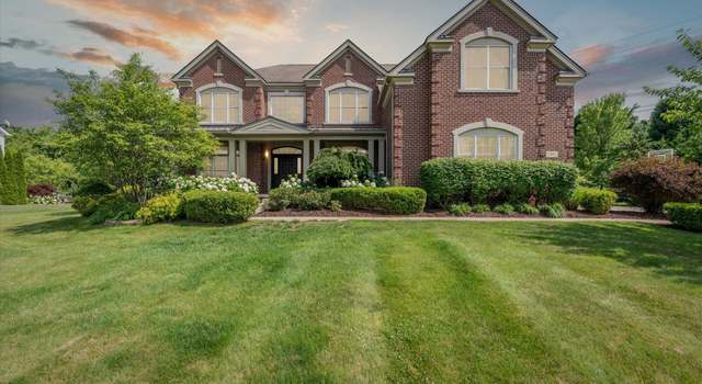 Photo of 2451 Woodridge Ct, Milford, MI 48380
