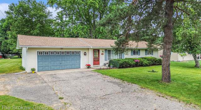 Photo of 316 Spezia Dr, Oxford, MI 48371