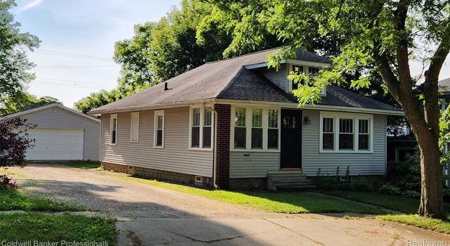 Photo of 1020 N Monroe St, Lapeer, MI 48446