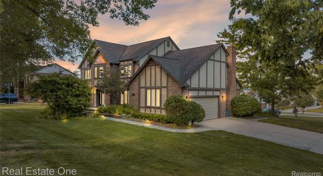 Photo of 25006 Davenport Ave, Novi, MI 48374