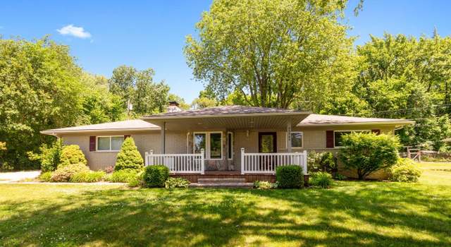Photo of 25762 Strath Haven Dr, Novi, MI 48374