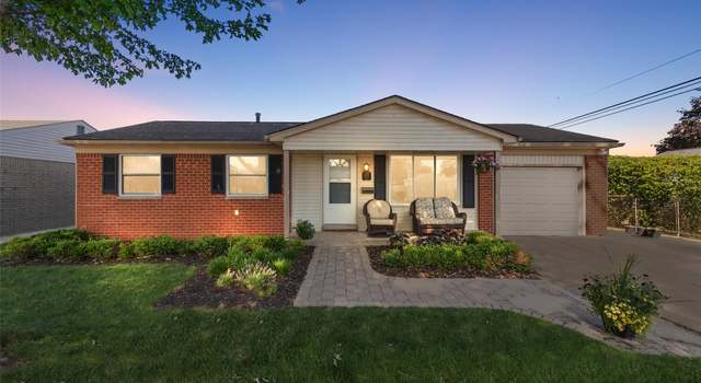 Photo of 39177 Roslyn Dr, Sterling Heights, MI 48313