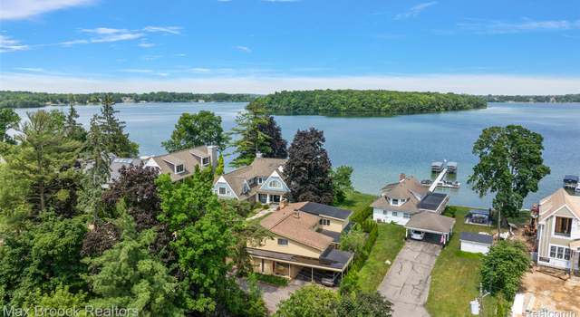 Photo of 4848 Willow Ln, Orchard Lake, MI 48324