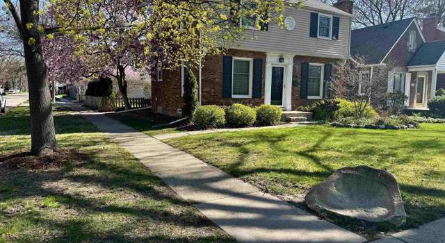 Photo of 2080 Hunt Club Dr, Grosse Pointe Woods, MI 48236