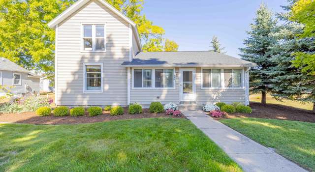 Photo of 104 Traverse St, Elk Rapids Twp, MI 49629